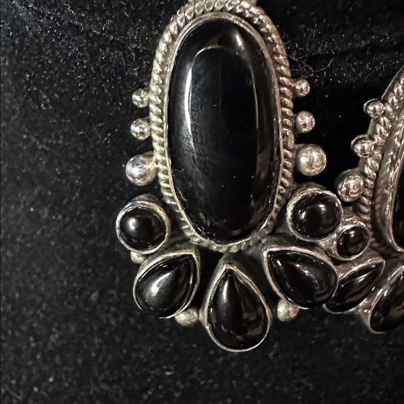 Elegant Black and Sterling Silver Earrings - Picture 2 of 4